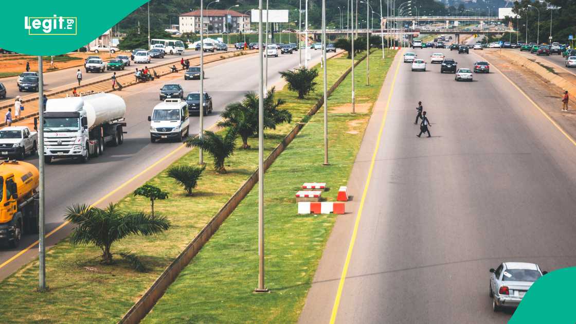 Accidents in Lagos-Ibadan Expressway Claim the Lives of Two, Leaving Four Other Injured Accidents in Lagos-Ibadan Expressway Claim the Lives of Two, Leaving Four Other Injured
