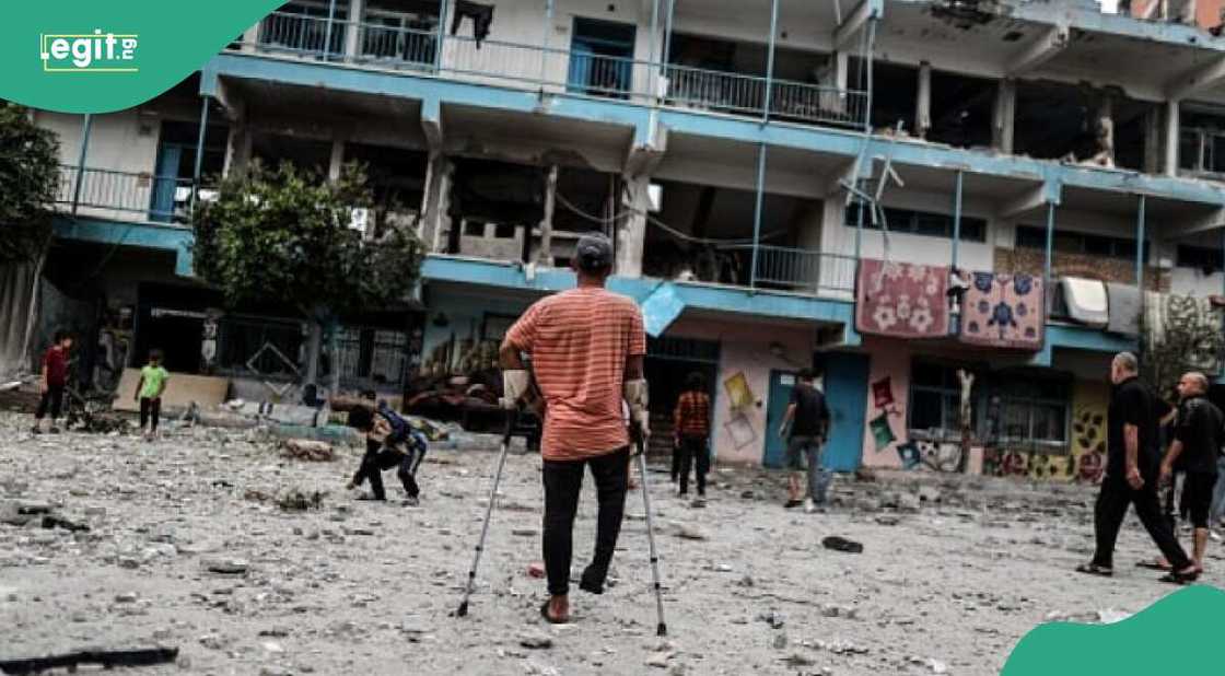 Isra'ila ta saki bama-bamai kan makarantar UN Isra'ila ta saki bama-bamai kan makarantar UN