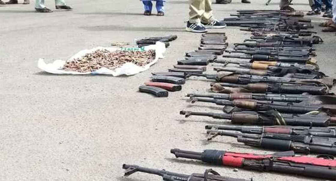 Jami’an tsaro sun samo tarin makamai daga dajin Bauchi Jami’an tsaro sun samo tarin makamai daga dajin Bauchi