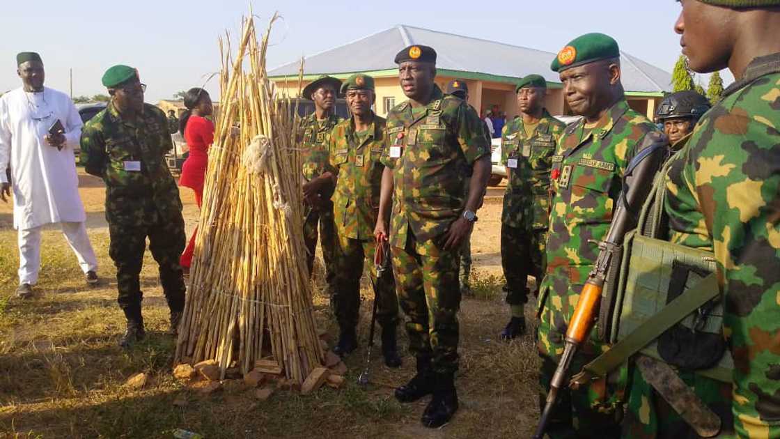 Shugaban sojojin Najeriya a Kebbi Shugaban sojojin Najeriya a Kebbi