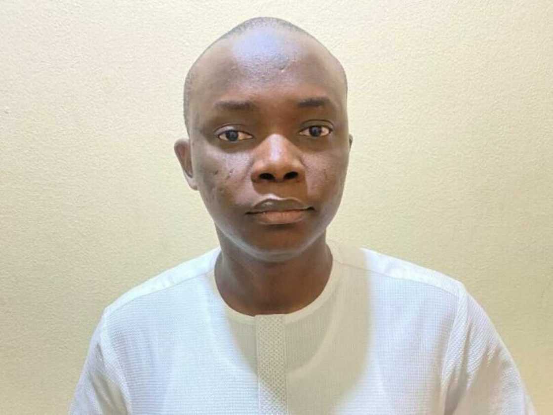 Matar gwamna da dan uwanta sun saci kudi Matar gwamna da dan uwanta sun saci kudi