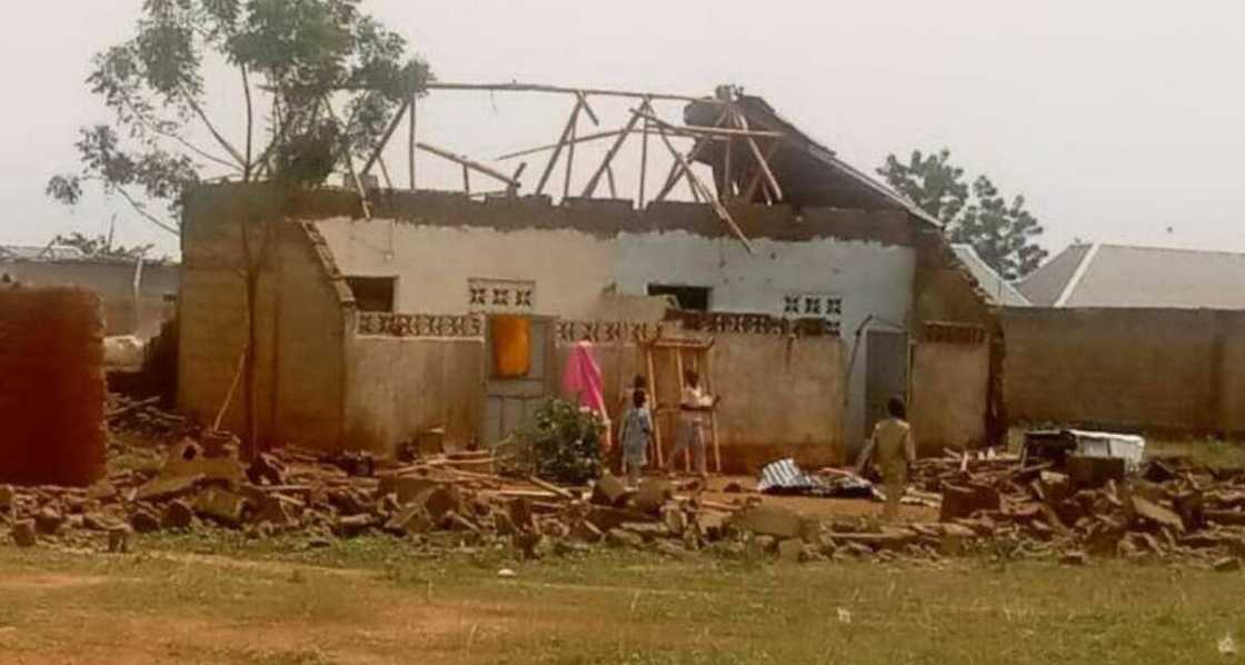 Ruwan sama ya lalata gidaje sama da 100 a Kebbi Ruwan sama ya lalata gidaje sama da 100 a Kebbi