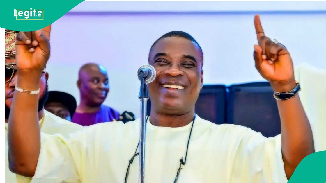 Video of KWAM 1 in tears while speaking to band members trends