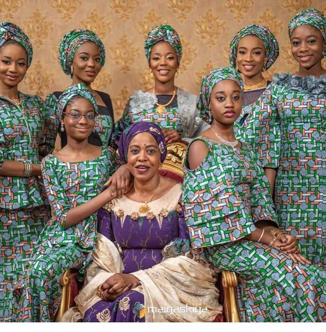 Gidan Sarauta: Mata da mai martaba sarkin Kano hudu da yaransa (Hotuna) Gidan Sarauta: Mata da mai martaba sarkin Kano hudu da yaransa (Hotuna)