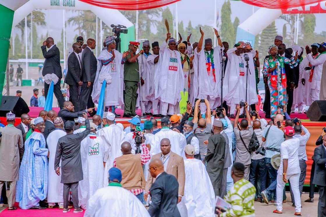 Taron yakin zaben Buhari a garin Abuja Taron yakin zaben Buhari a garin Abuja