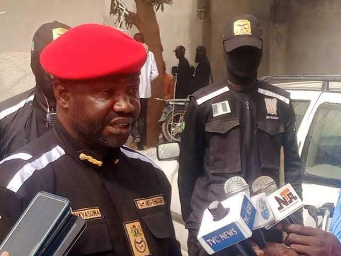 Shugaban hukumar yaki da dabanci a Zamfara, ya sha da kyar a hannun 'yan bindiga Shugaban hukumar yaki da dabanci a Zamfara, ya sha da kyar a hannun 'yan bindiga