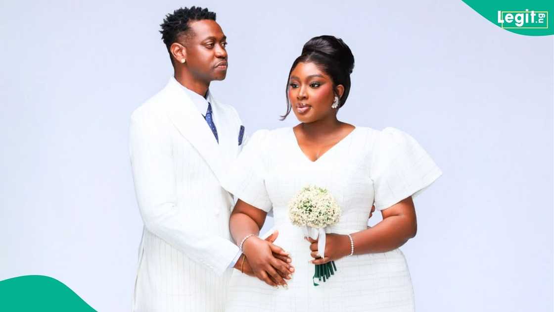 Mo Bimpe and Jide Awobona’s close interaction at the Mama Deola Wedding Story premiere has triggered social media reactions over Lateef Adedimeji reaction Mo Bimpe and Jide Awobona’s close interaction at the Mama Deola Wedding Story premiere has triggered social media reactions over Lateef Adedimeji reaction