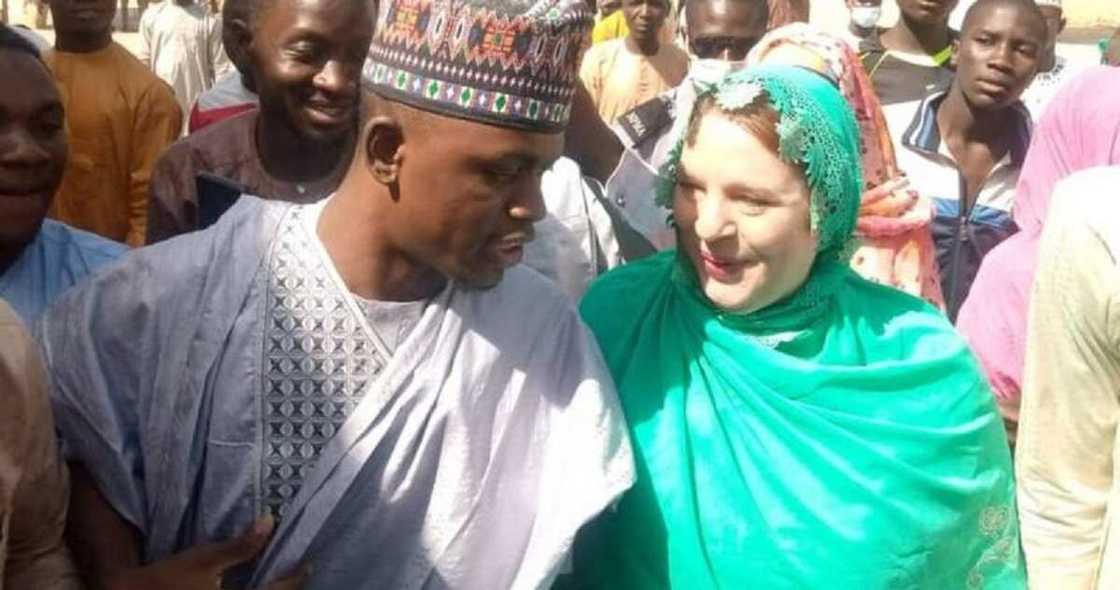 An daura auren Isa Panshekara da sahibarsa Ba'amurkya a Kano An daura auren Isa Panshekara da sahibarsa Ba'amurkya a Kano