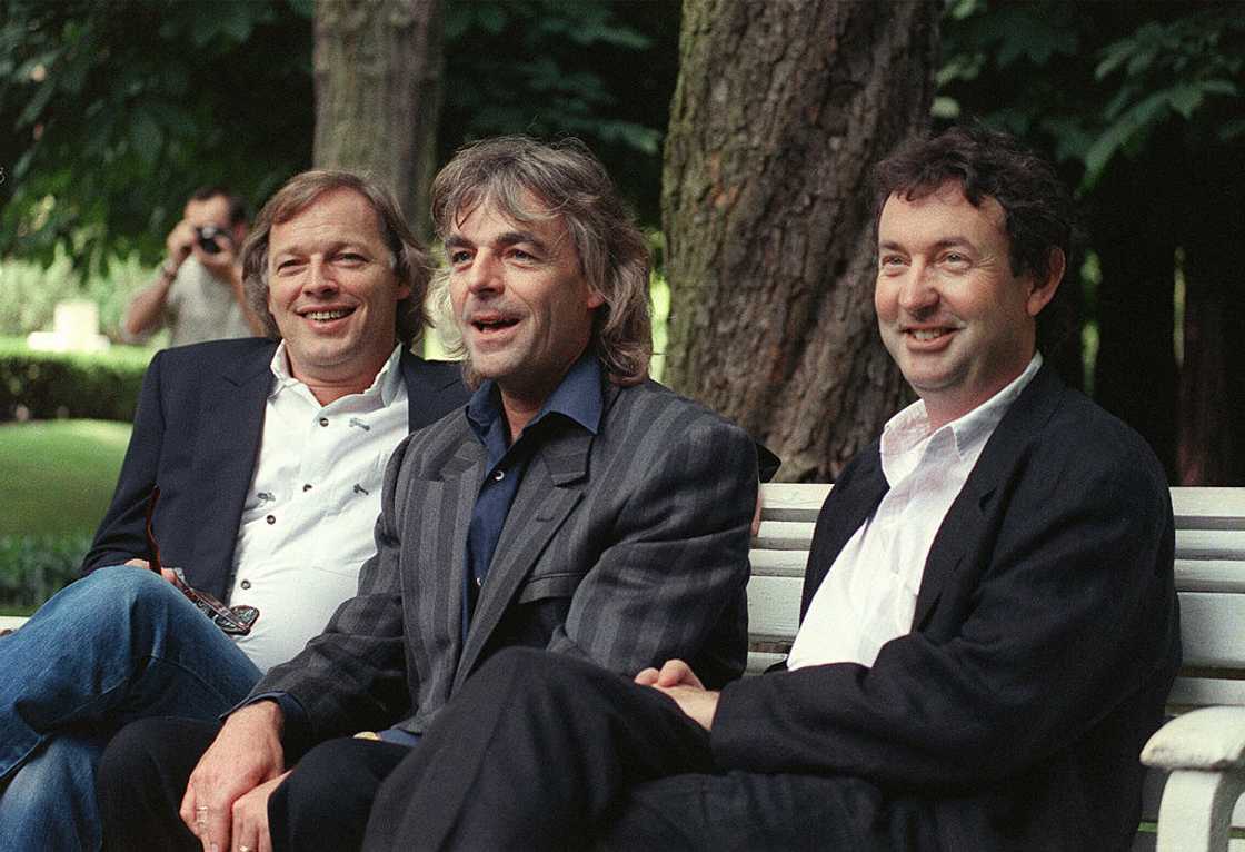 British Pink Floyd founding member and keyboard player Richard Wright, flanked by guitar player David Gilmour and drummer Nick Mason British Pink Floyd founding member and keyboard player Richard Wright, flanked by guitar player David Gilmour and drummer Nick Mason