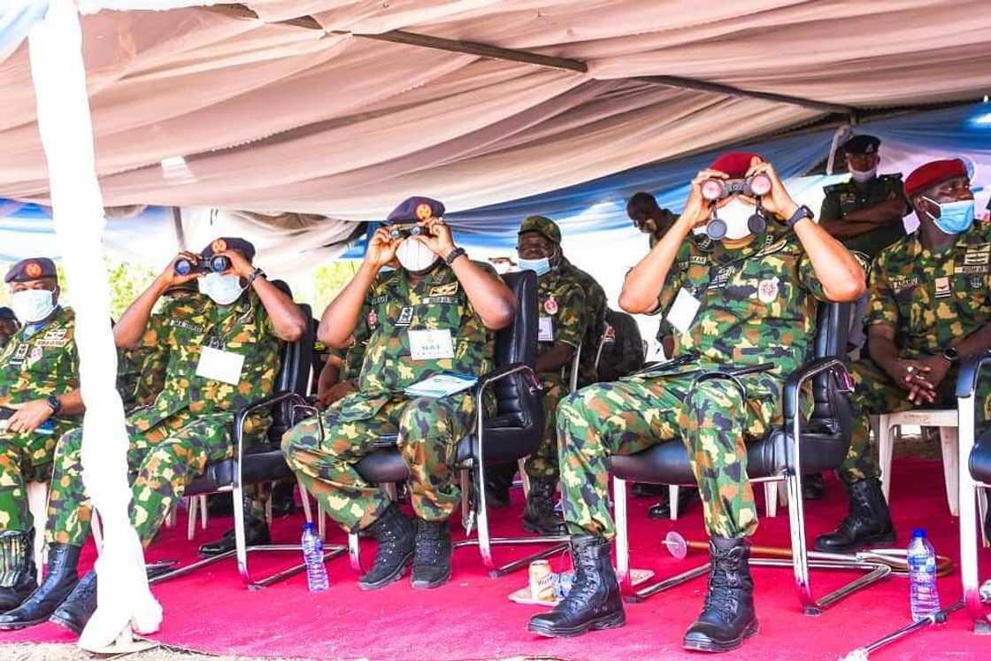 Jami'an sojin sama sun gudanar da atisayen ceton mutanen da aka sace a titin Kaduna-Abuja Jami'an sojin sama sun gudanar da atisayen ceton mutanen da aka sace a titin Kaduna-Abuja