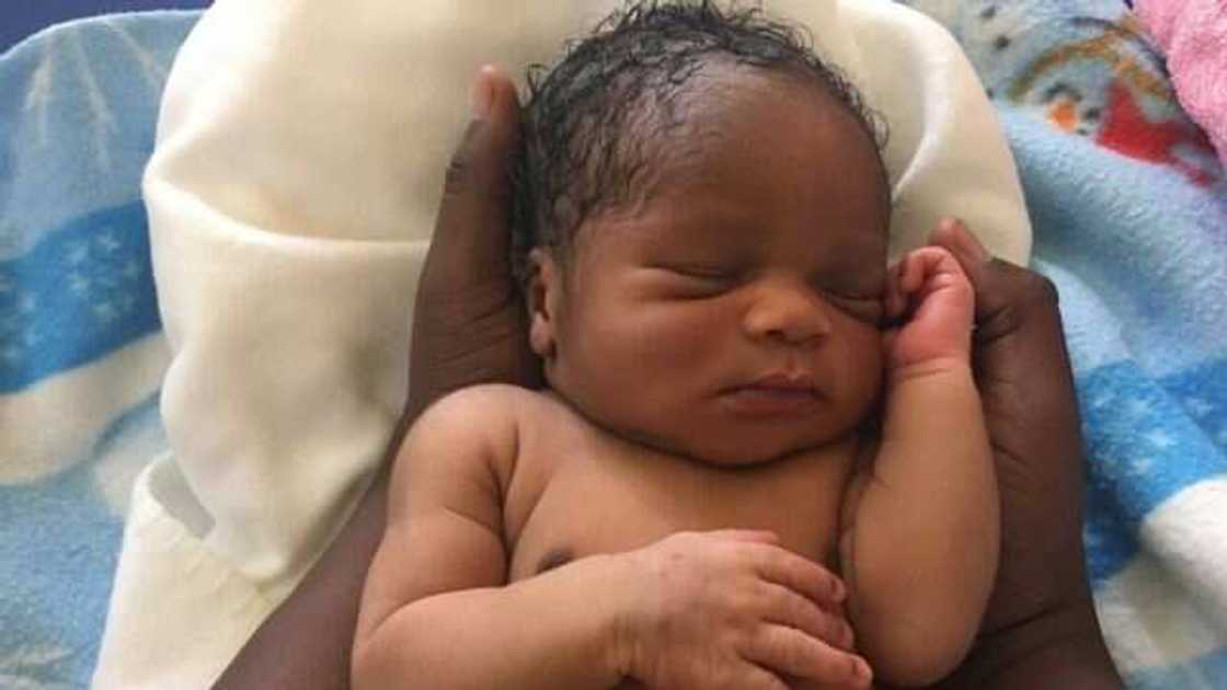 Farin ciki: Jami'ar 'yar sanda ta haifi jarirai 'yan uku a jihar Ogun Farin ciki: Jami'ar 'yar sanda ta haifi jarirai 'yan uku a jihar Ogun