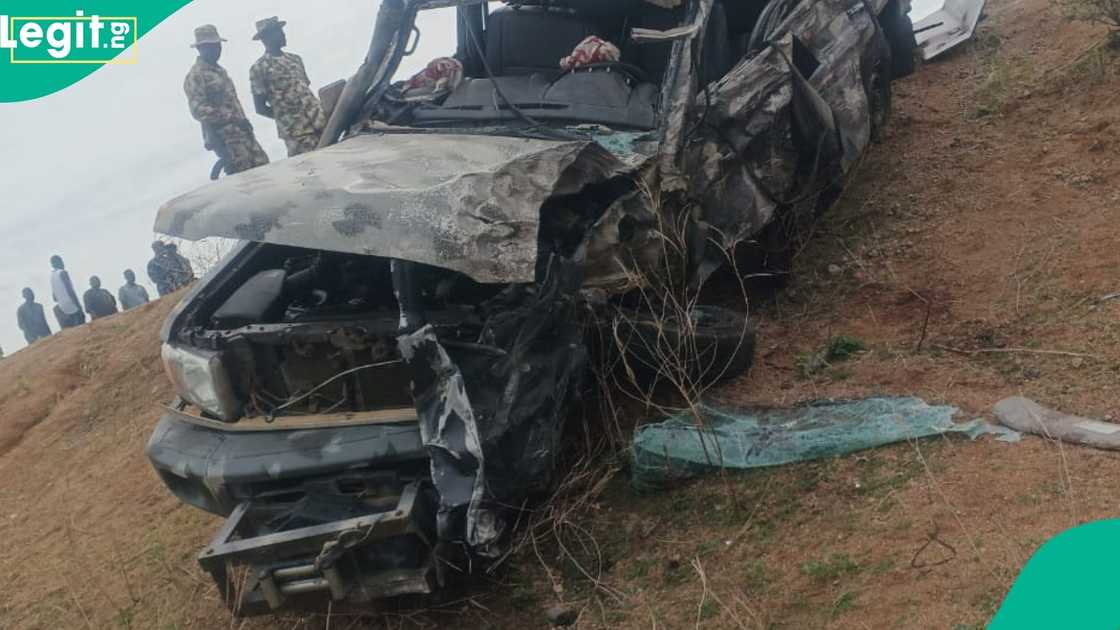 4 NYSC Members, 2 Other People Declared Dead After Adamawa Accident