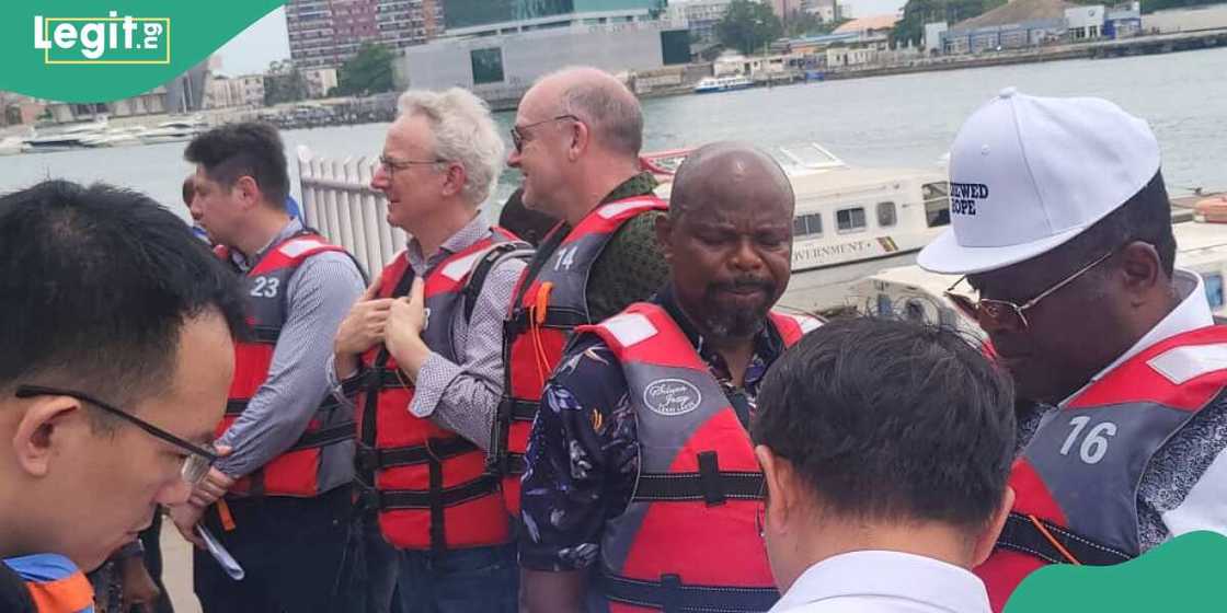 Ministan ayyuka, Nweze David Umahi Ministan ayyuka, Nweze David Umahi