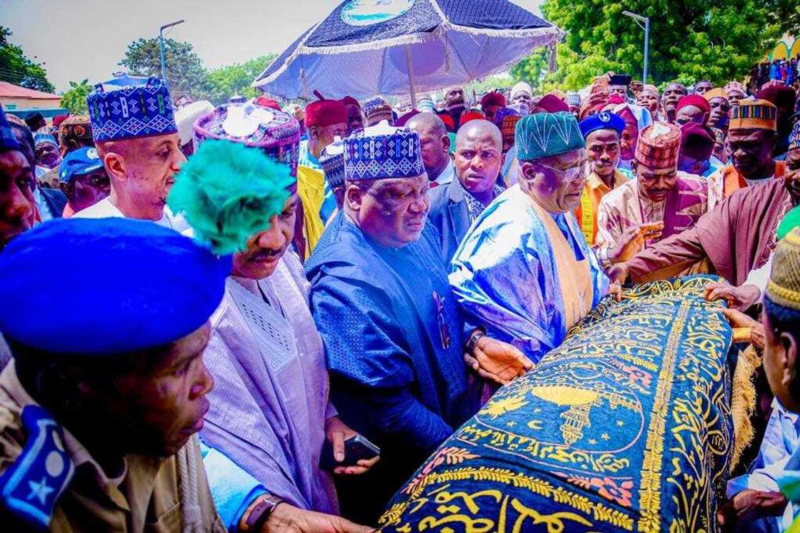 Sanata Ahmad Lawan ya yi rashin mahaifiyasa Sanata Ahmad Lawan ya yi rashin mahaifiyasa