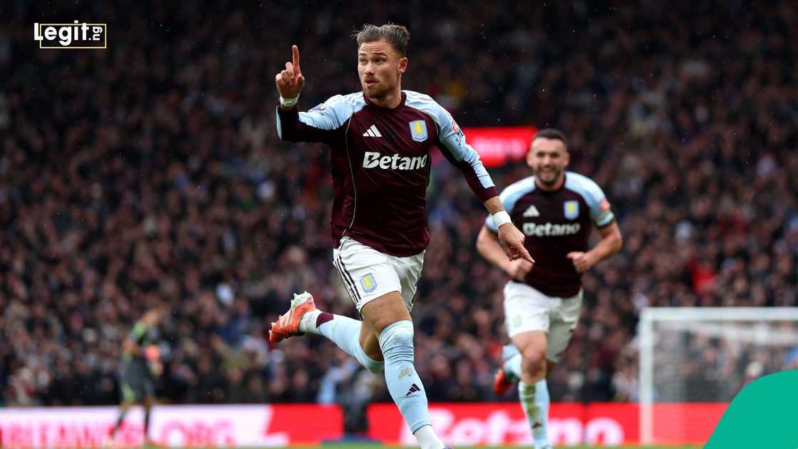 Matty Cash, Manchester City, Aston Villa, Premier League, England, Football. Matty Cash, Manchester City, Aston Villa, Premier League, England, Football.