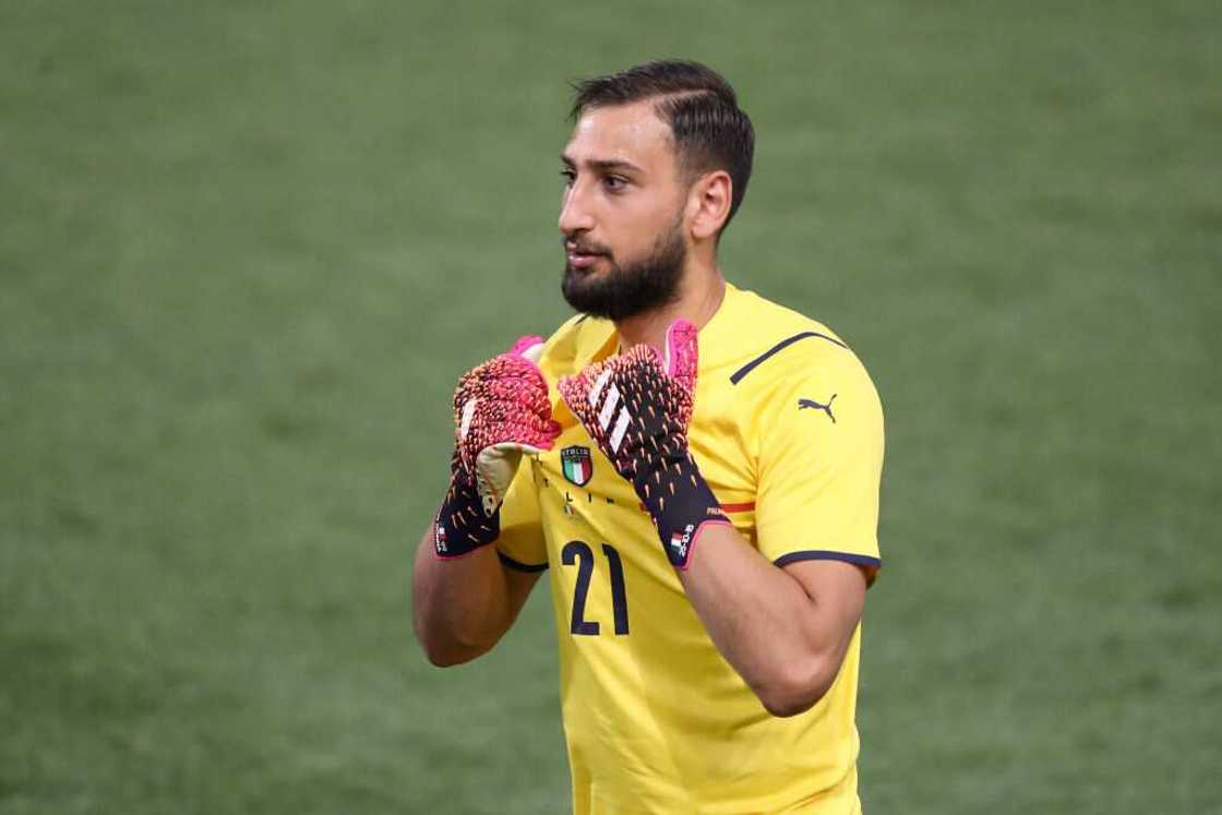 PSG set to complete Donnarumma free transfer and will pay keeper £200k a week PSG set to complete Donnarumma free transfer and will pay keeper £200k a week