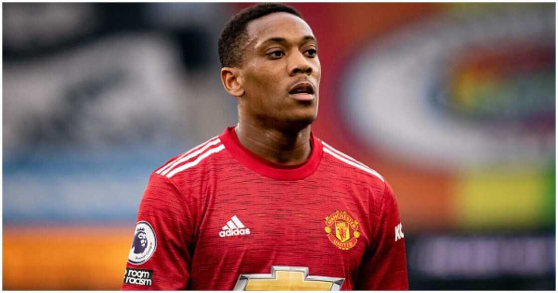 Photo of 6 Man City players tracking down Anthony Martial during Manchester Derby goes viral Photo of 6 Man City players tracking down Anthony Martial during Manchester Derby goes viral