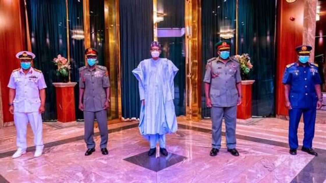 Yana da matukar wuya mu cika alkawuran da muka dauka, in ji Buhari Yana da matukar wuya mu cika alkawuran da muka dauka, in ji Buhari