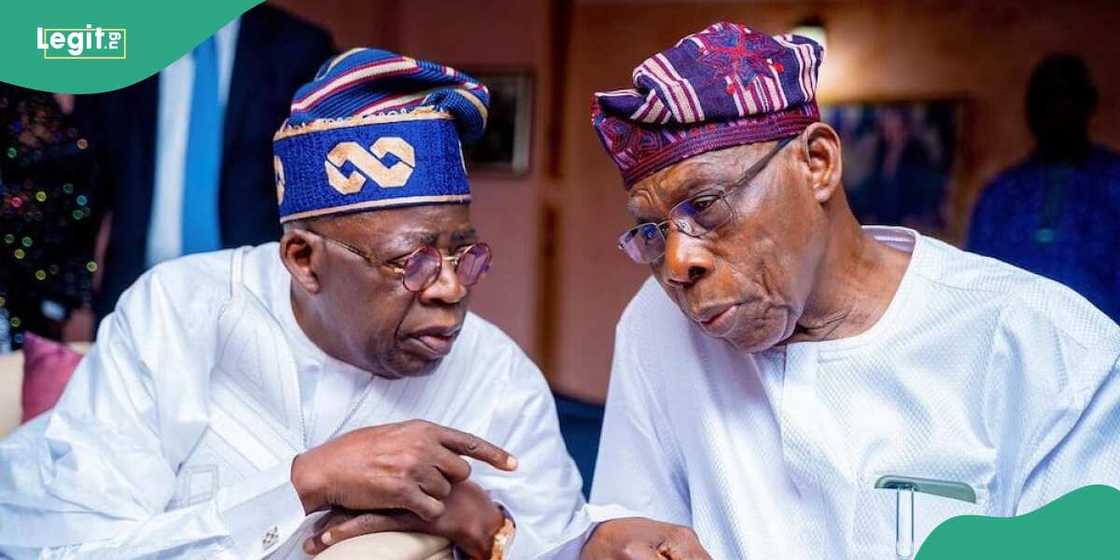 Obasanjo seen in video wearing Tinubu's cap Obasanjo seen in video wearing Tinubu's cap