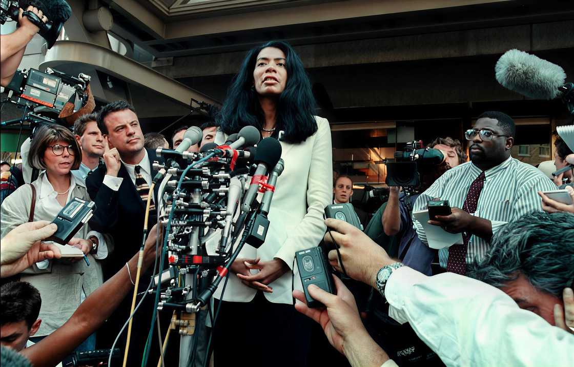 Judy Smith speaks to reporters Judy Smith speaks to reporters