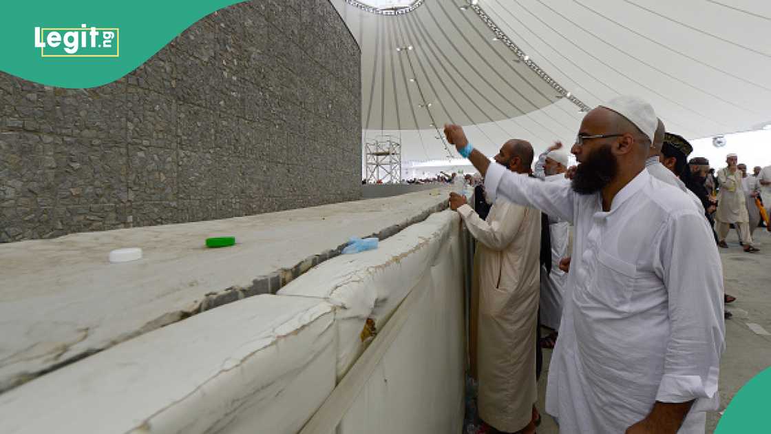 2025 hajj: Muslim pilgrims throw pebbles 2025 hajj: Muslim pilgrims throw pebbles