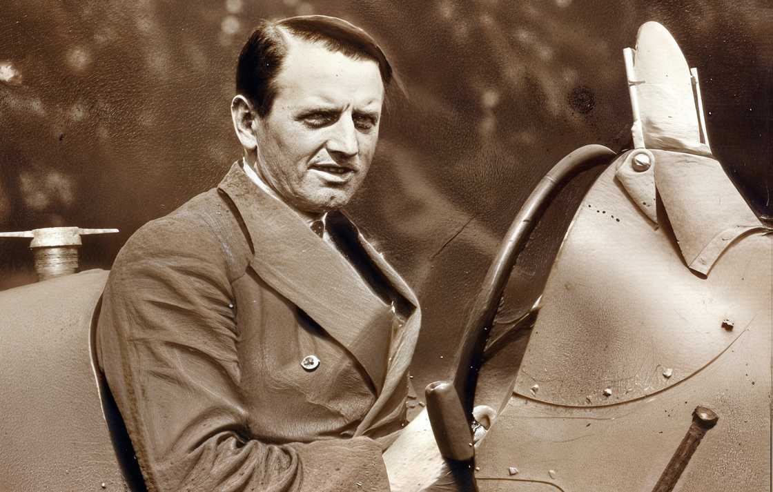 Philippe Étancelin poses in his race car as the winner of the 1930 ACF Grand Prix. Philippe Étancelin poses in his race car as the winner of the 1930 ACF Grand Prix.