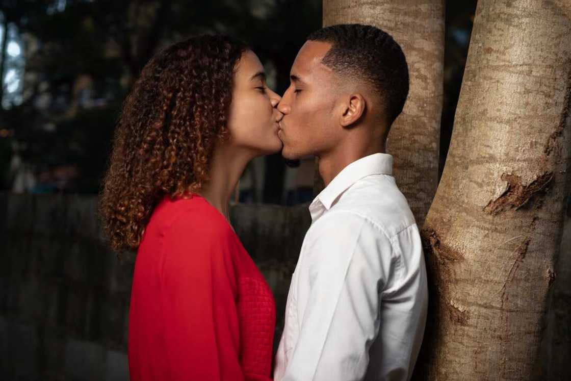 Kiss on the lips Kiss on the lips