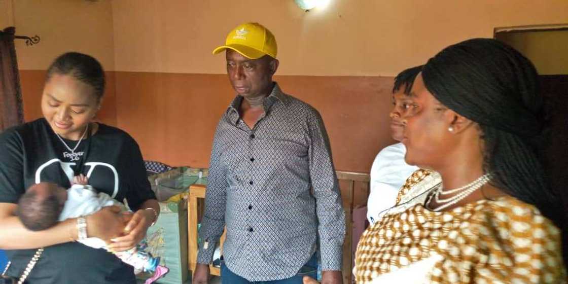 Lockdown: Ned Nwoko, Regina Daniels reach out to forgotten children in Abuja Lockdown: Ned Nwoko, Regina Daniels reach out to forgotten children in Abuja