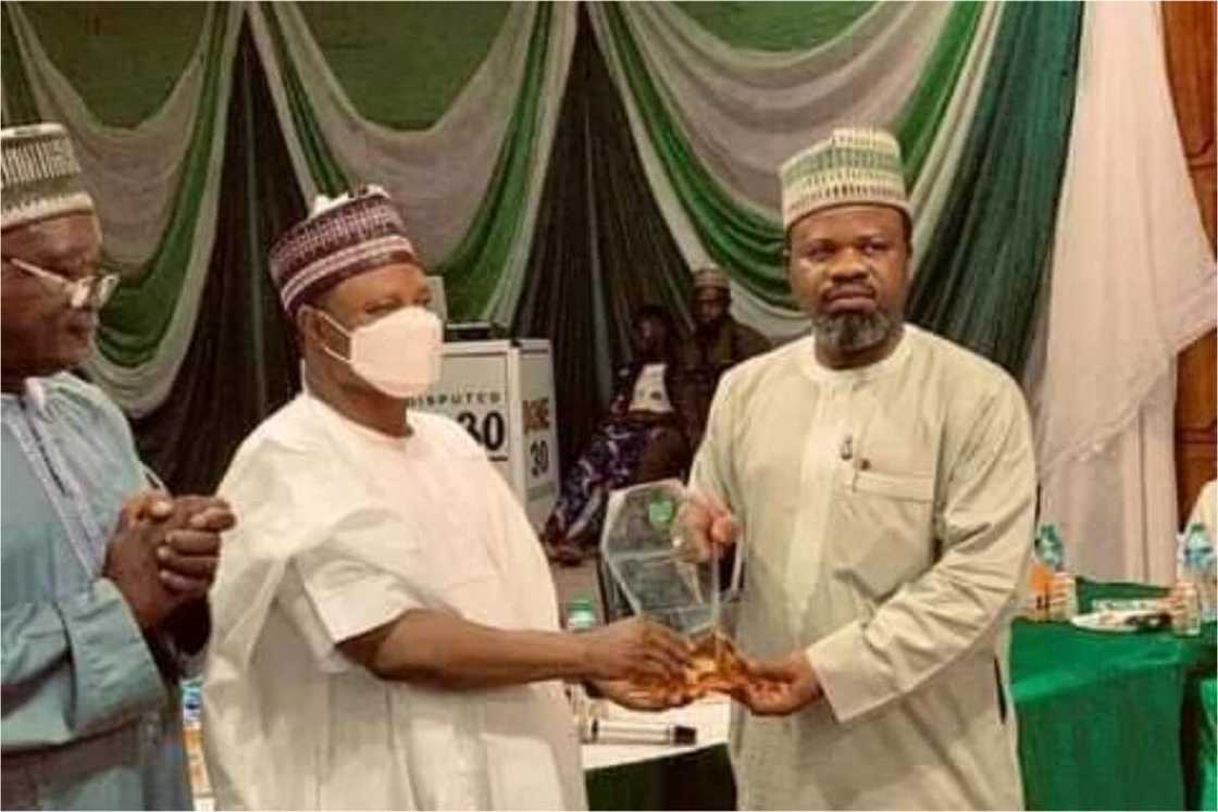 Kaduna NUJ honours Senator Uba Sani with ‘Outstanding’ award Kaduna NUJ honours Senator Uba Sani with ‘Outstanding’ award