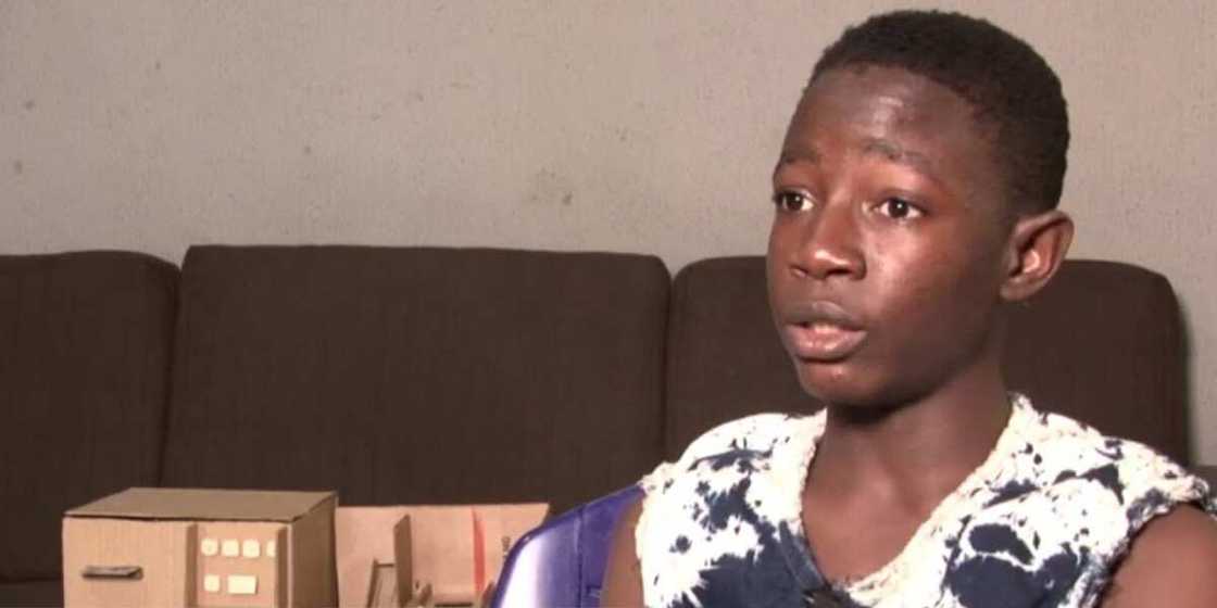 Nigerian Boy Displays Creativity as he Builds Piggybank that Works Like ATM Nigerian Boy Displays Creativity as he Builds Piggybank that Works Like ATM