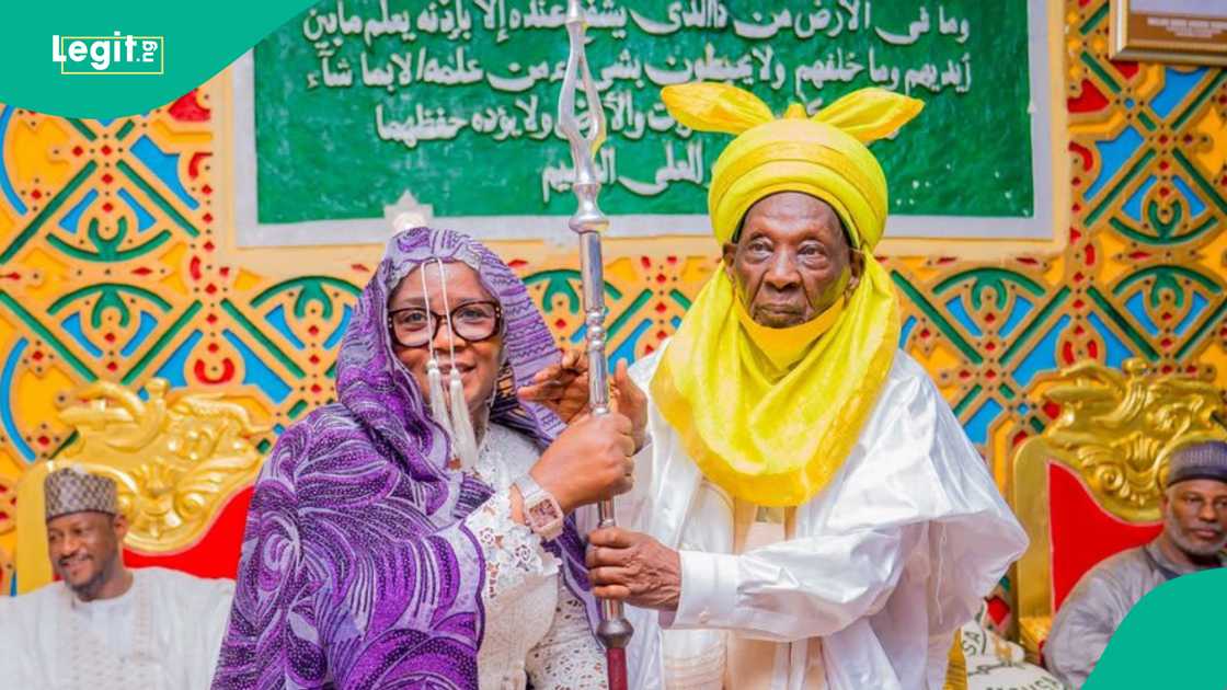 Sarkin Daura ya bayar Tinubu sarauta