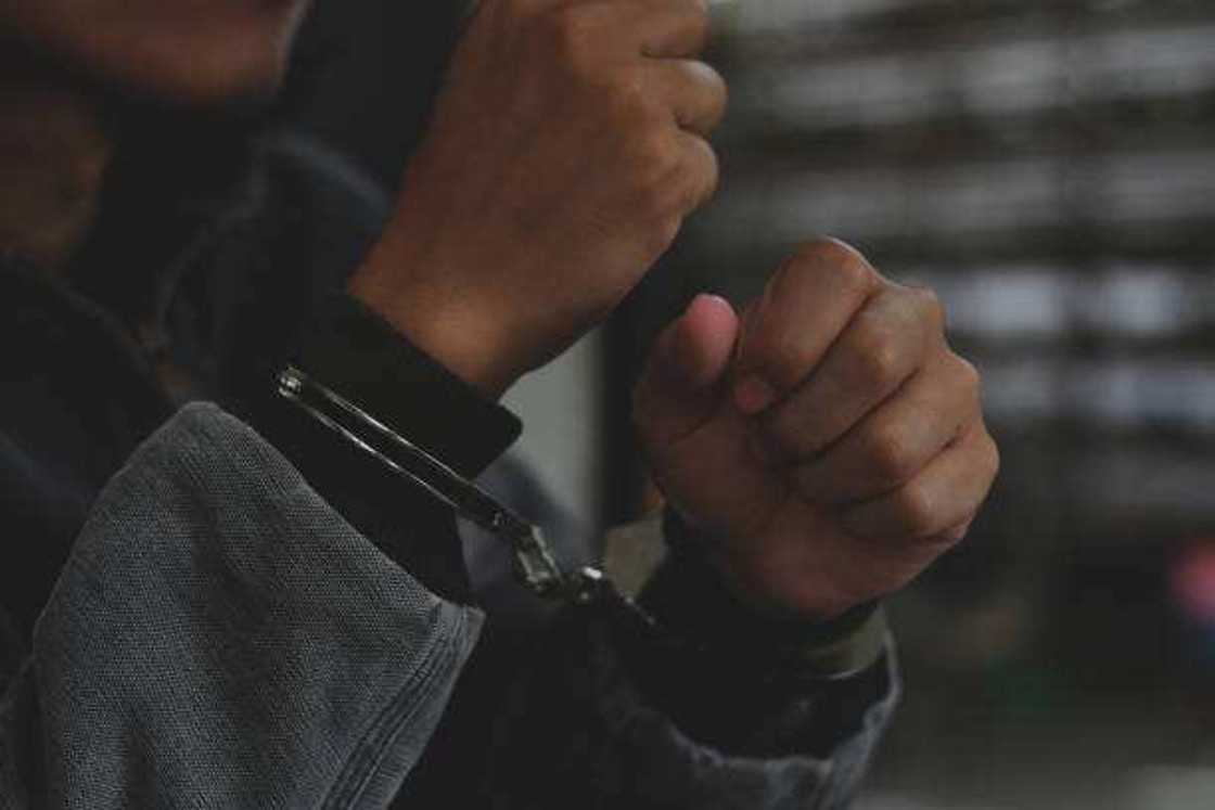 Wani mara gaskiya a daure Wani mara gaskiya a daure