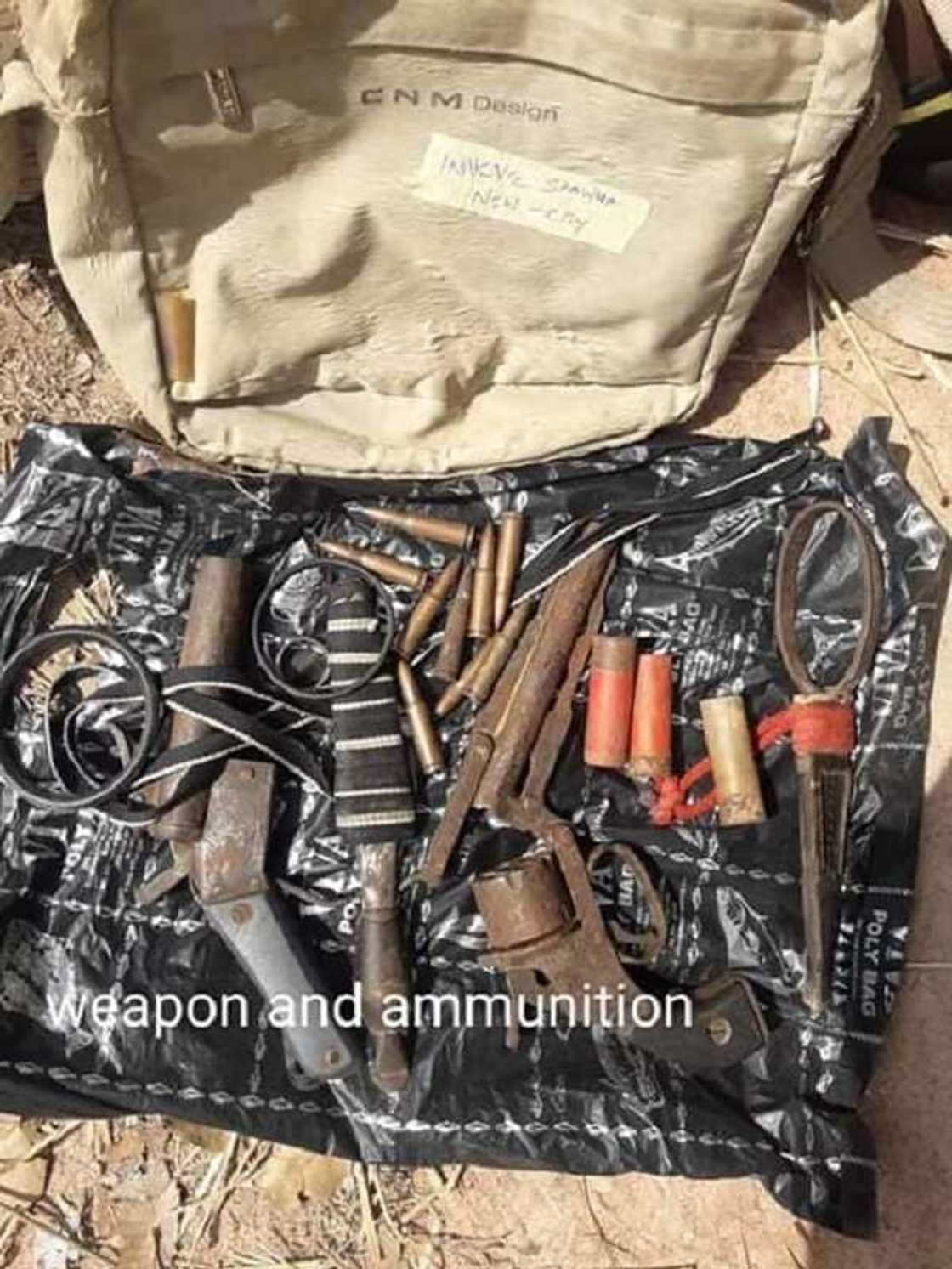 Sojojin Najeriya sun tarwatsa 'yar kunar bakin wake, sun yi nasara kan 'yan ta'adda, hotuna Sojojin Najeriya sun tarwatsa 'yar kunar bakin wake, sun yi nasara kan 'yan ta'adda, hotuna