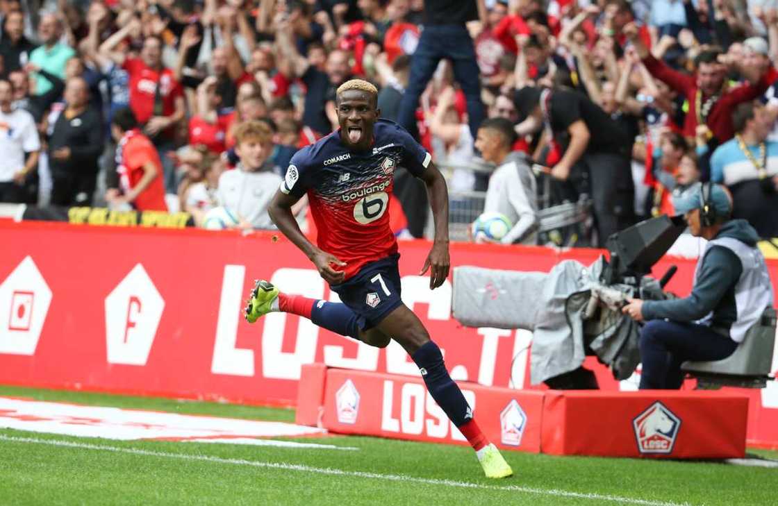 Yanzu: Dan wasan Nigeria, Victor Osimhen ya kulla yarjejeniya da Napoli Yanzu: Dan wasan Nigeria, Victor Osimhen ya kulla yarjejeniya da Napoli