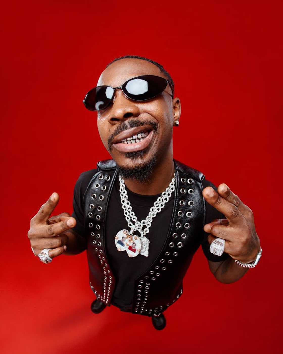 Desperados and Young Jonn Create a Cross-Cultural Anthem For Living In The Moment With “Let It Go” Desperados and Young Jonn Create a Cross-Cultural Anthem For Living In The Moment With “Let It Go”