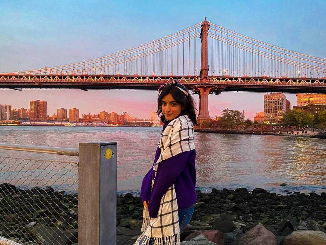 How tall is Soni Nicole Bringas How tall is Soni Nicole Bringas