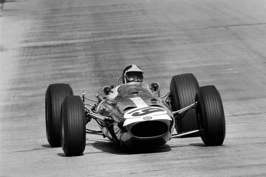 Bob Bondurant racing in 1966 Bob Bondurant racing in 1966