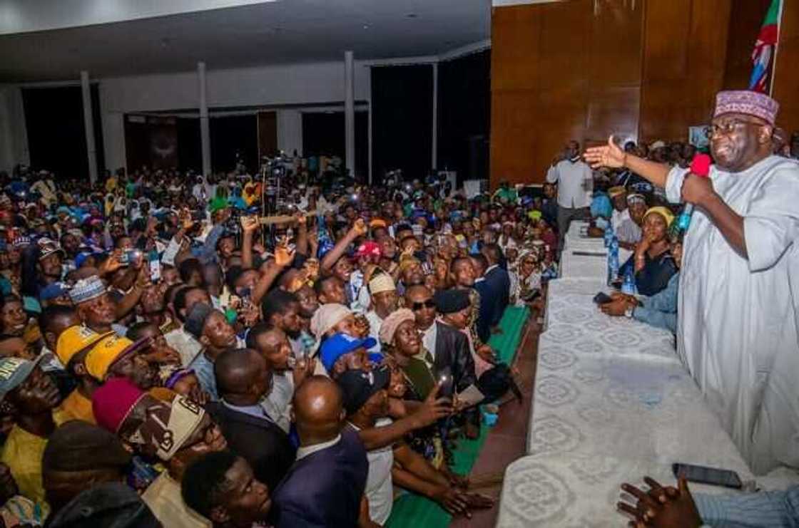 Sauya sheka a Kwara. Sauya sheka a Kwara.