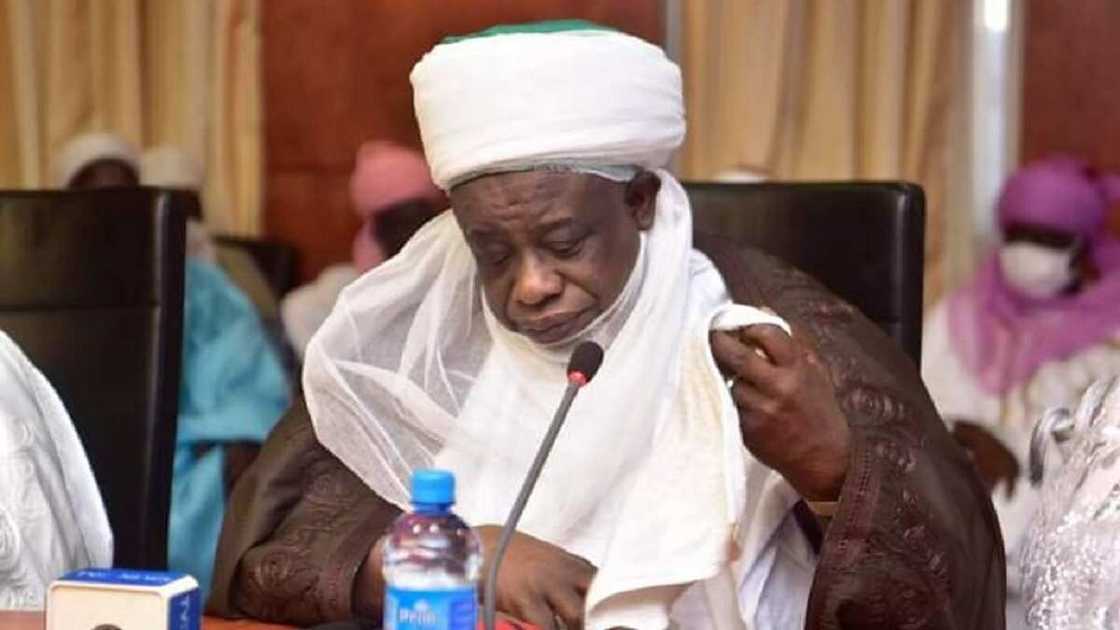 Sarkin Birnin Gwari ya ce a yanzu 'yan fashi abinci suke nema maimakon kudin fansa Sarkin Birnin Gwari ya ce a yanzu 'yan fashi abinci suke nema maimakon kudin fansa