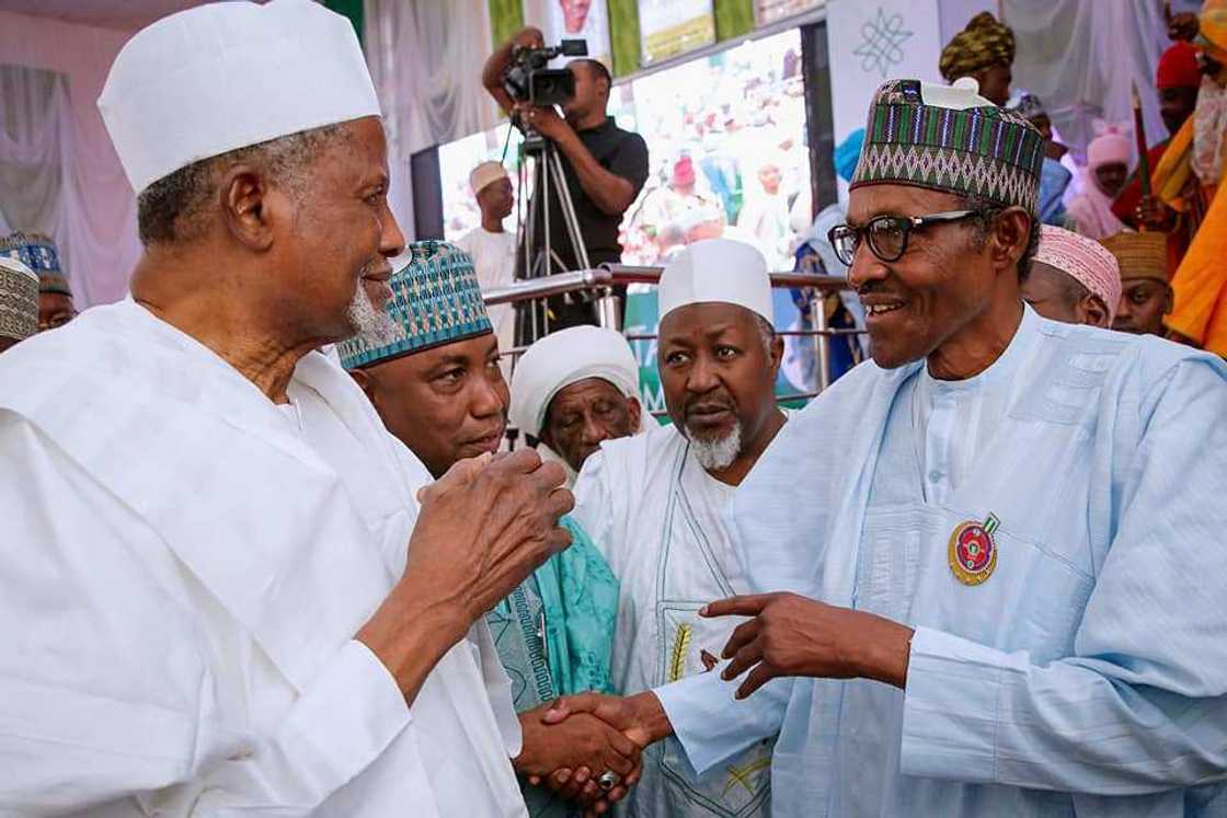 Murnar cika shekaru 88: Buhari ya jinjina ma Aminu Alhassan Dantata Murnar cika shekaru 88: Buhari ya jinjina ma Aminu Alhassan Dantata