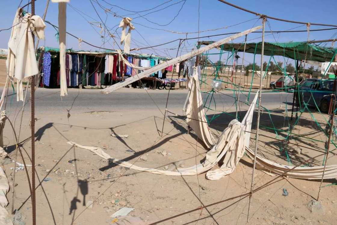 Market stalls have been dismantled in Ben Guerdane, where the closure of the Ras Jedir border post has affected 50,000 people including merchants and their families, a business group said Market stalls have been dismantled in Ben Guerdane, where the closure of the Ras Jedir border post has affected 50,000 people including merchants and their families, a business group said