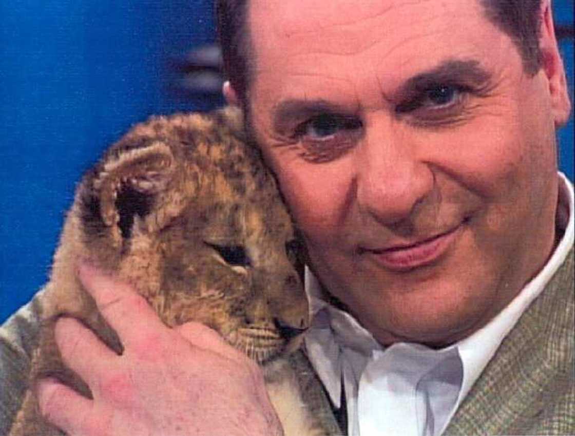 Michel Jasmin évoque ses ennuis de santé et l'amour de son conjoint Michel Jasmin évoque ses ennuis de santé et l'amour de son conjoint