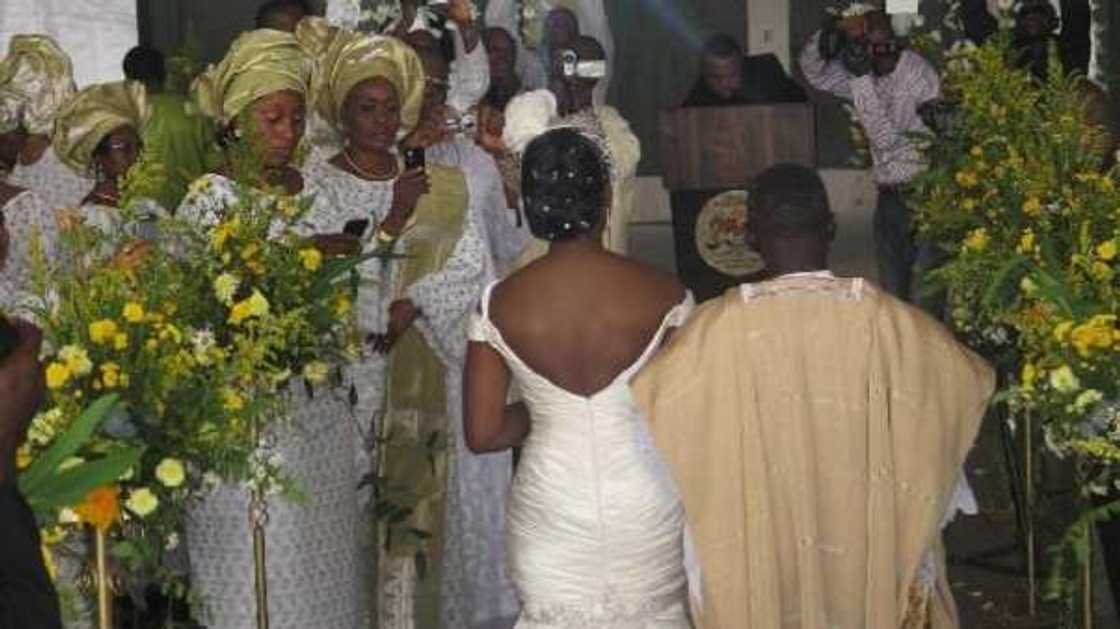 Ana sauran sa'o'i 2 daurin aure, mota ta bige ango, ya sheka lahira a Nasarawa Ana sauran sa'o'i 2 daurin aure, mota ta bige ango, ya sheka lahira a Nasarawa