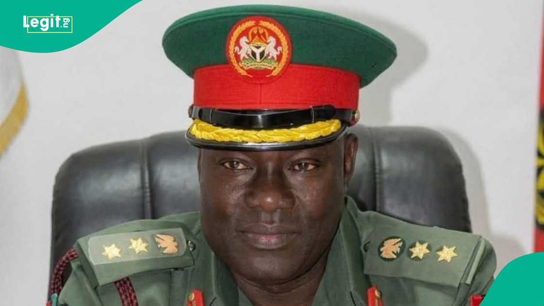 Jagoran 'yan bindiga ya kira waya a Katsina Jagoran 'yan bindiga ya kira waya a Katsina
