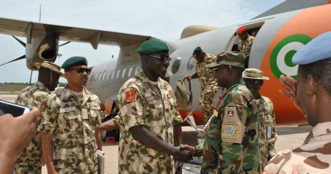 Da duminsa: Buratai ya koma Katsina, garinsu shugaba Buhari Da duminsa: Buratai ya koma Katsina, garinsu shugaba Buhari