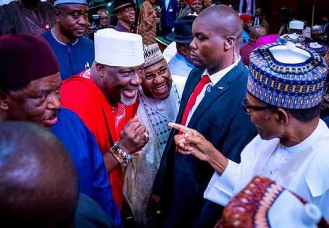 Ibrahim Magu: Dino Melaye ya yi martani a kan dakatar da shugaban EFCC da Buhari ya yi