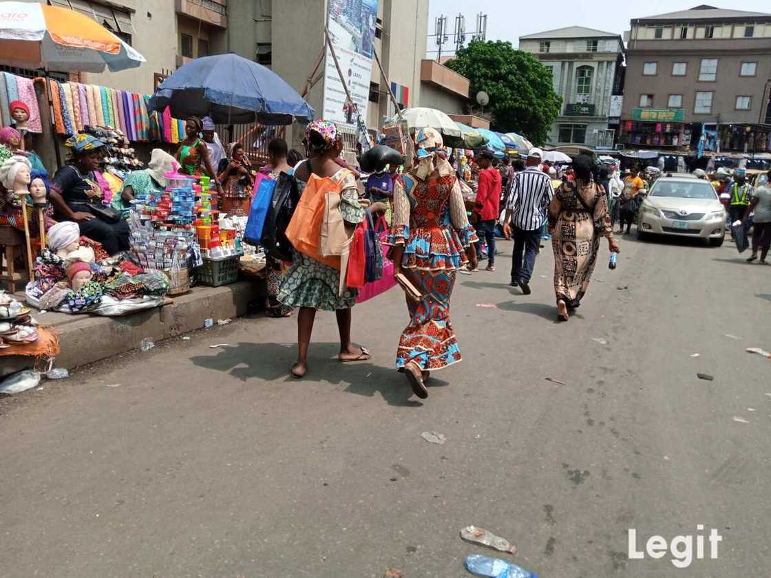 A side view of Balogun market, Balogun, Lagos Island, Lagos. Photo credit: Esther Odili