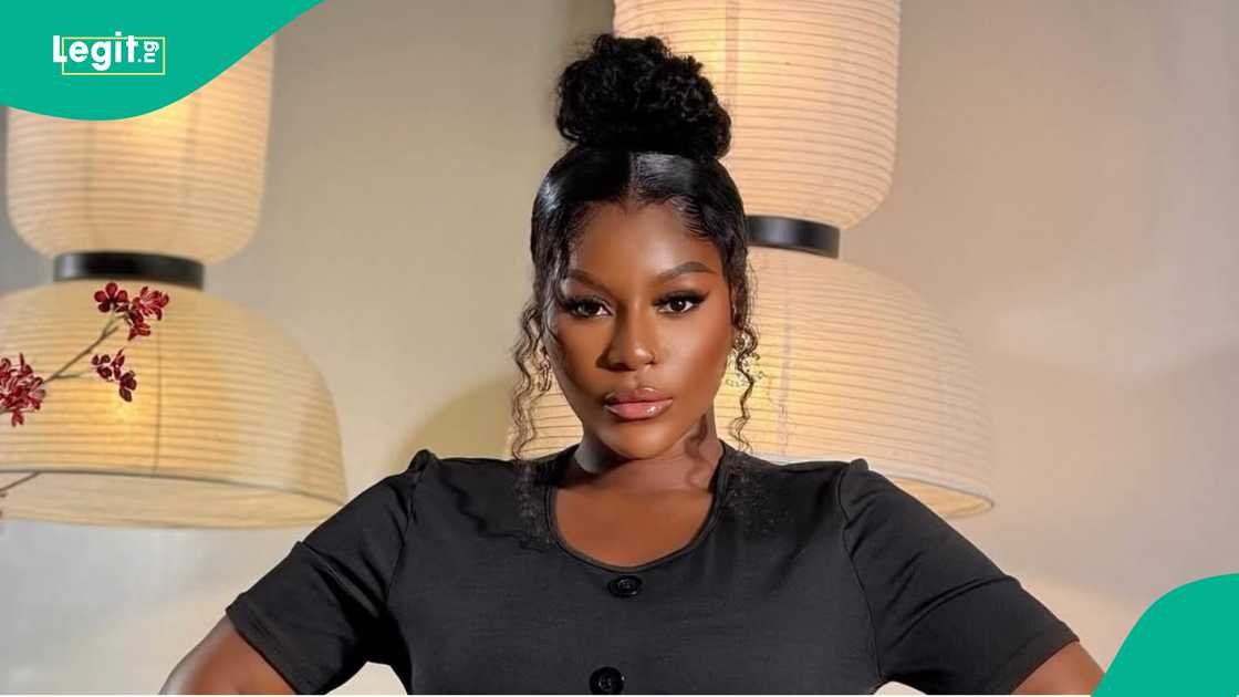 Video of Ebonyi state first lady and her actress friends joing TikTok challenge trends