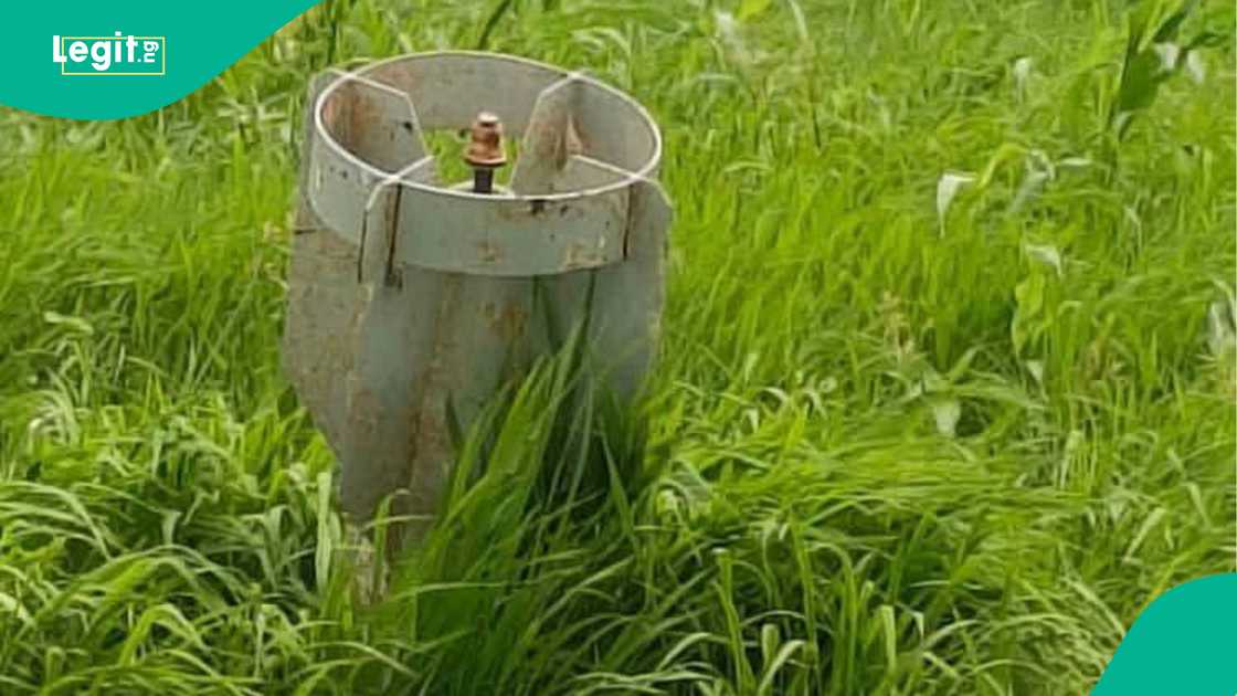 An gano bam din da bai fashe ba a cikin wata gona a Borno An gano bam din da bai fashe ba a cikin wata gona a Borno