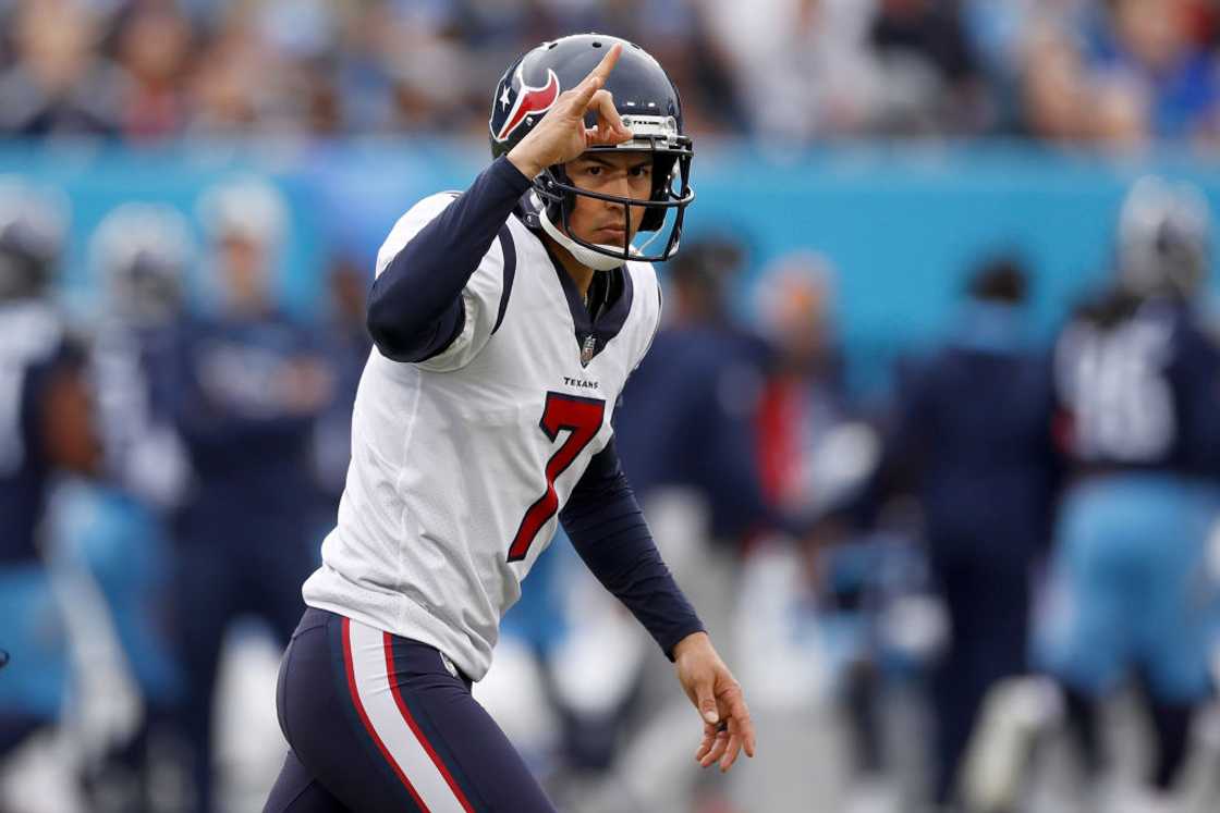 Ka’imi Fairbairn celebrates after kicking a first-quarter field goal against the Tennessee Titans